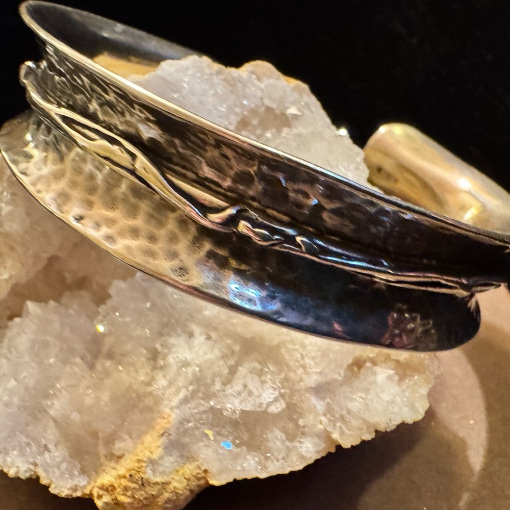 Silpada Hammered & Twisted Silver Tone Cuff Bracelet